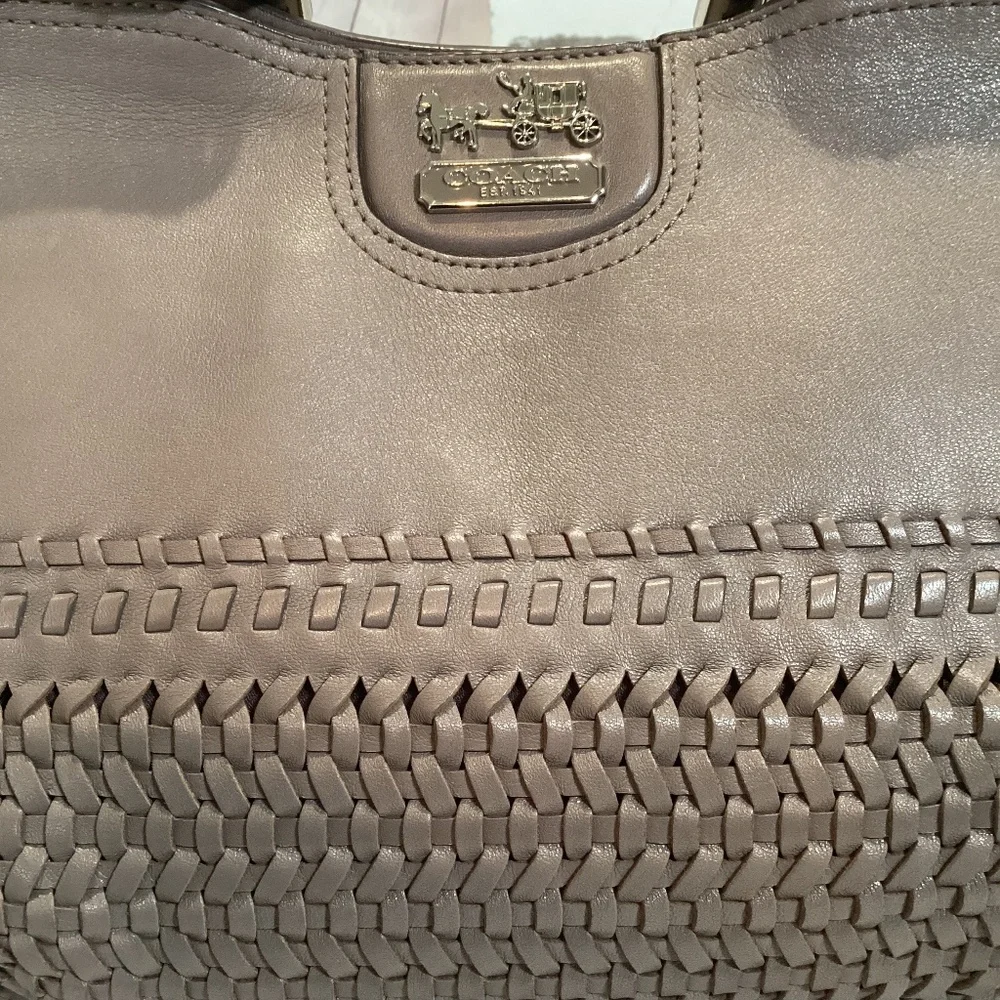 2043. Coach 19646 Madison Caroline Dowel Satchel EUC